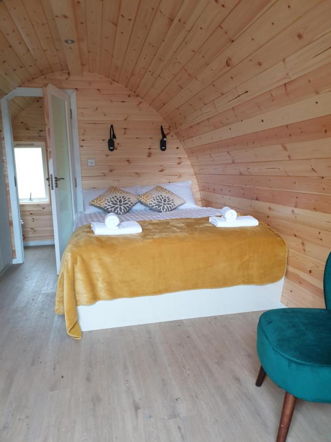 Hotel Berehaven Pods Castletownbere Exterior foto