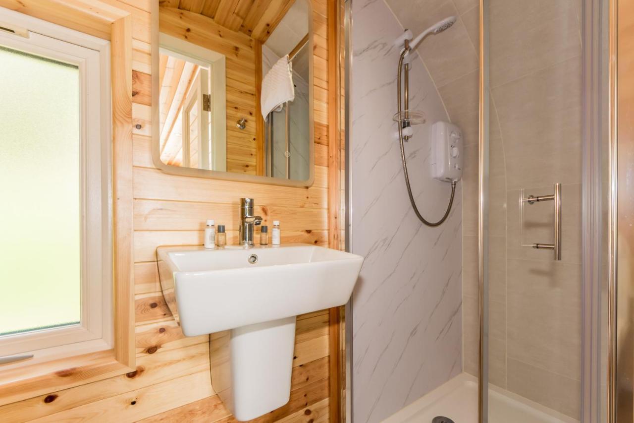 Hotel Berehaven Pods Castletownbere Exterior foto