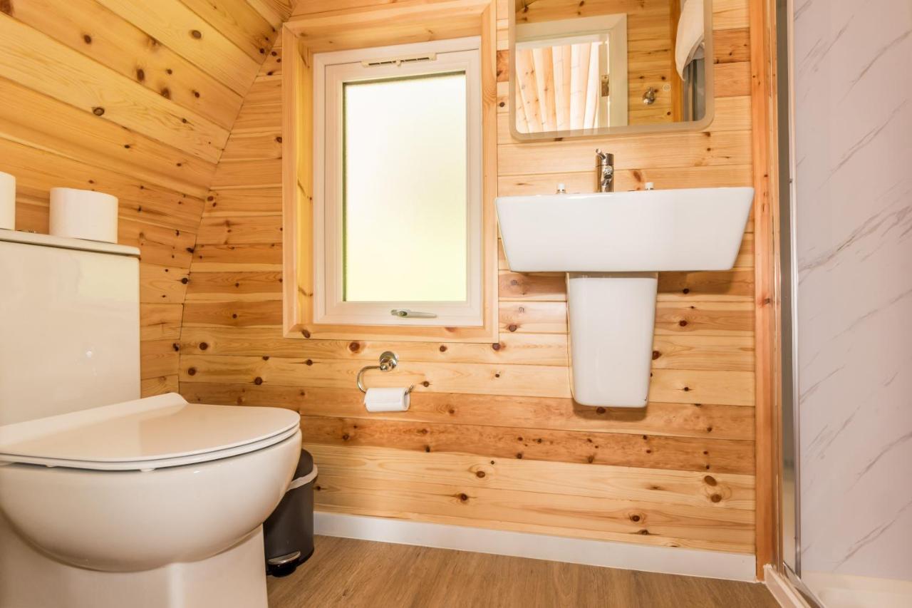 Hotel Berehaven Pods Castletownbere Exterior foto